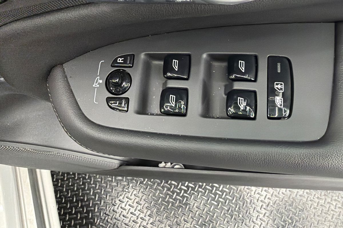 2023 Volvo XC90 Ultimate B6 Bright