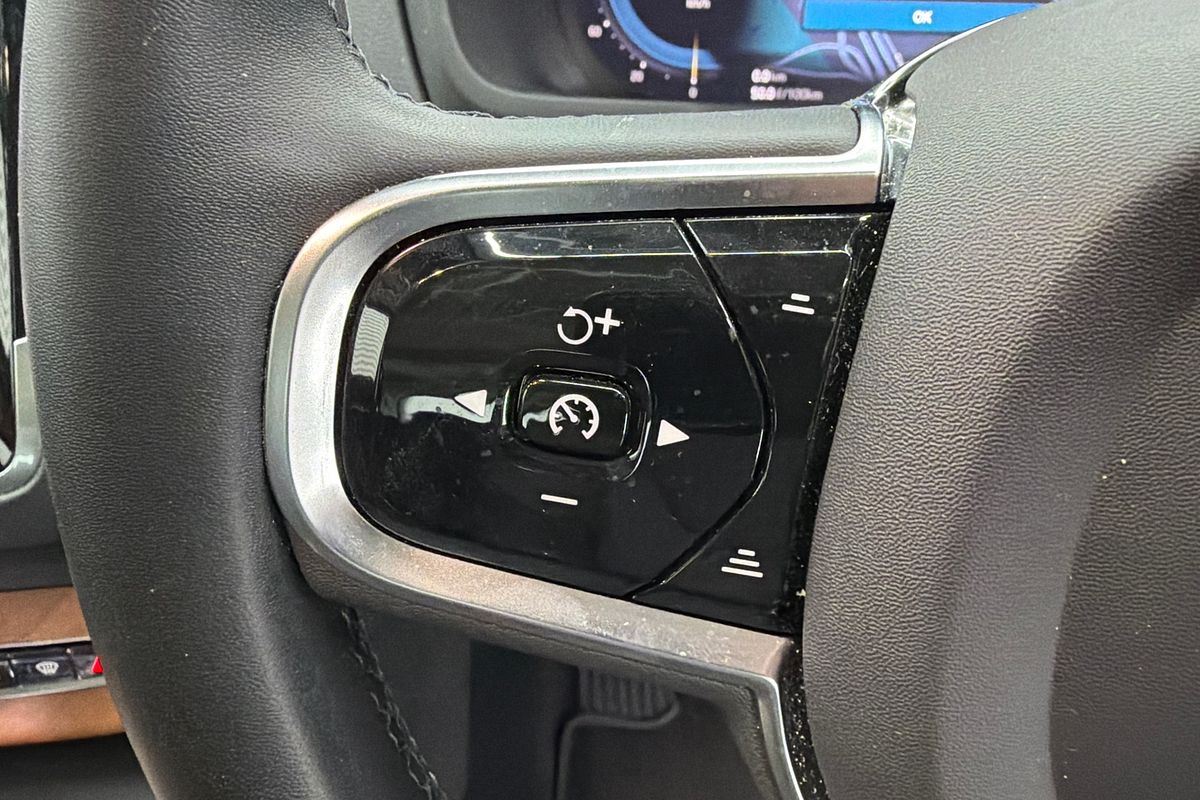 2023 Volvo XC90 Ultimate B6 Bright