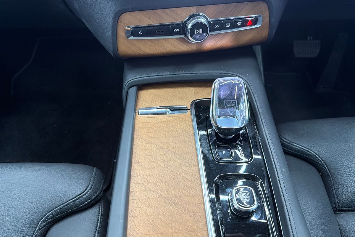 2023 Volvo XC90 Ultimate B6 Bright