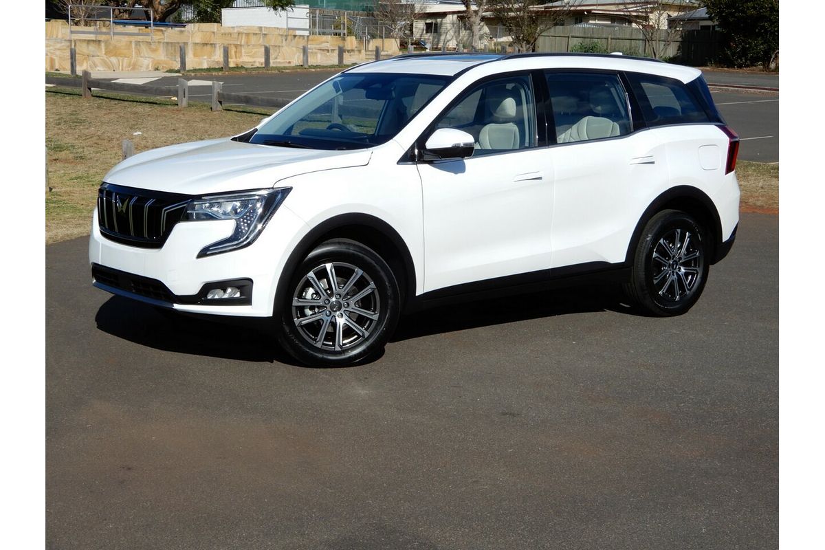2025 Mahindra XUV700 AX7L