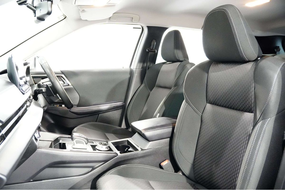 2022 Mitsubishi Outlander LS ZM