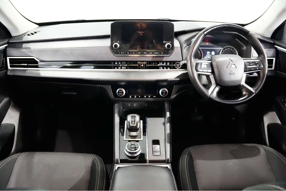 2022 Mitsubishi Outlander LS ZM