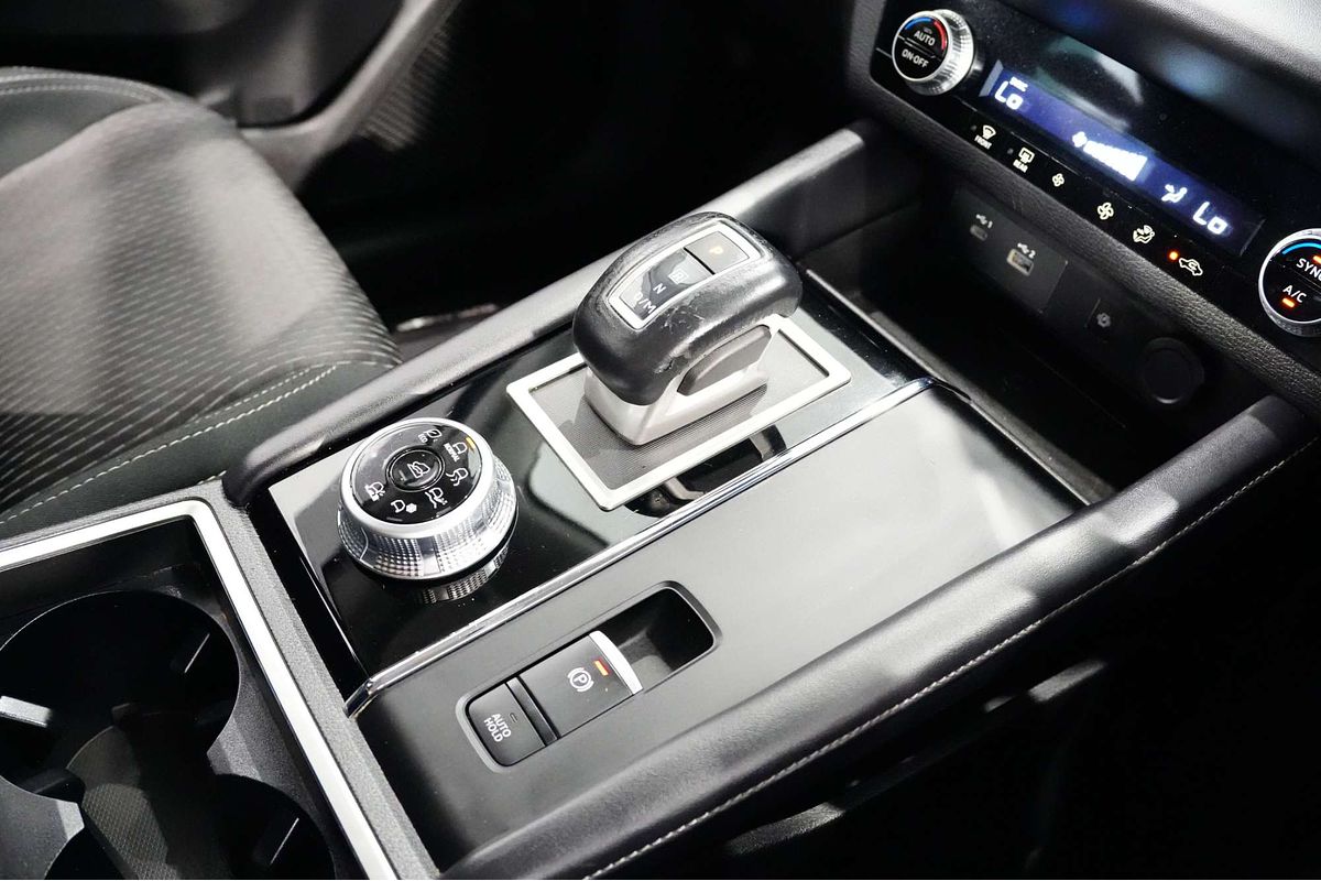 2022 Mitsubishi Outlander LS ZM