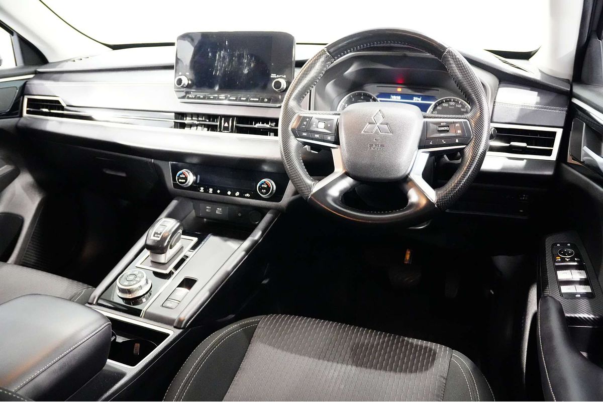 2022 Mitsubishi Outlander LS ZM