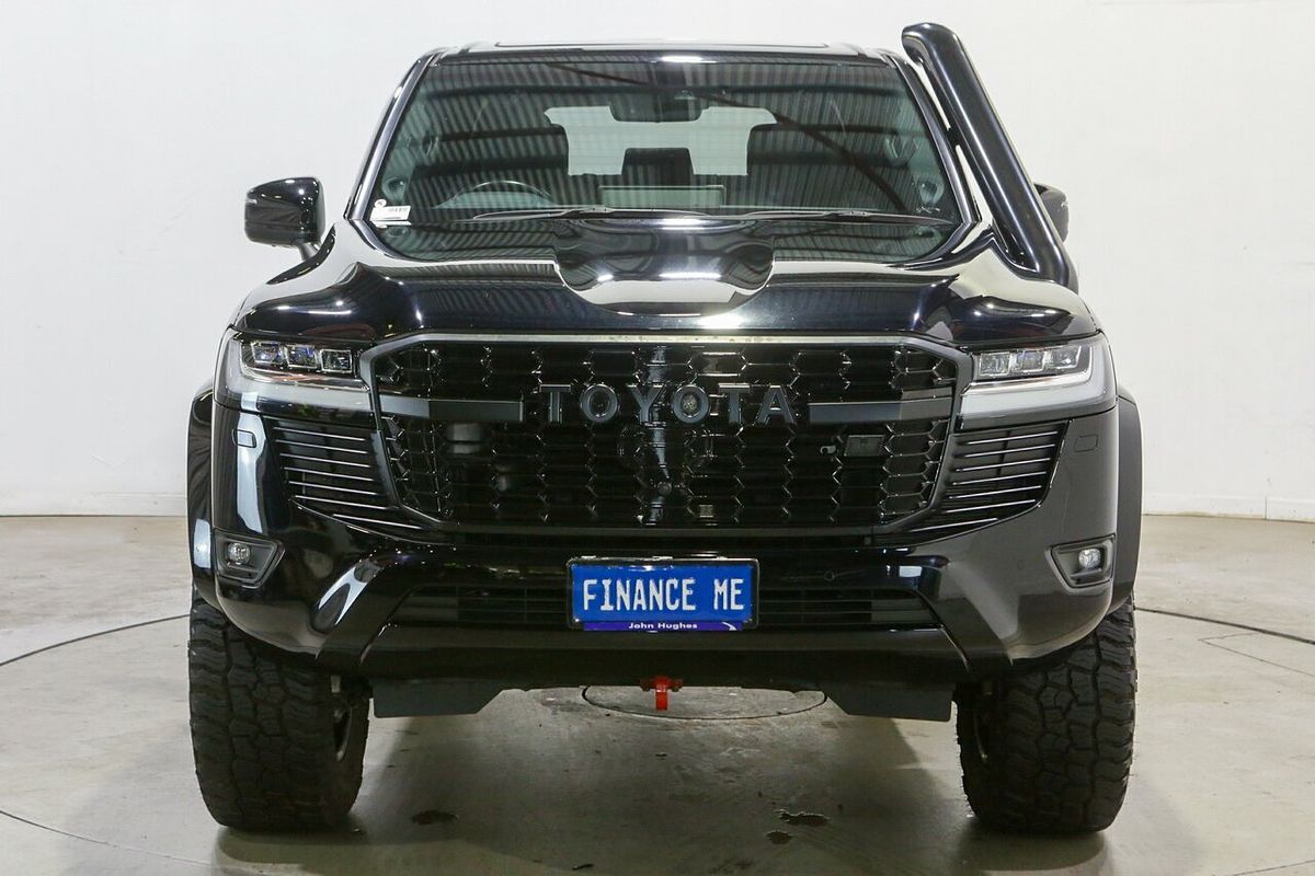 2023 Toyota Landcruiser Sahara FJA300R