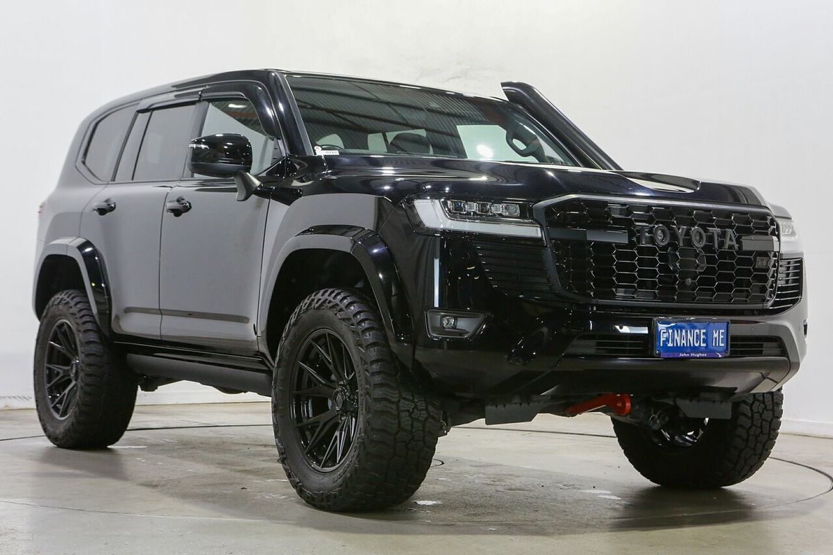 2023 Toyota Landcruiser Sahara FJA300R