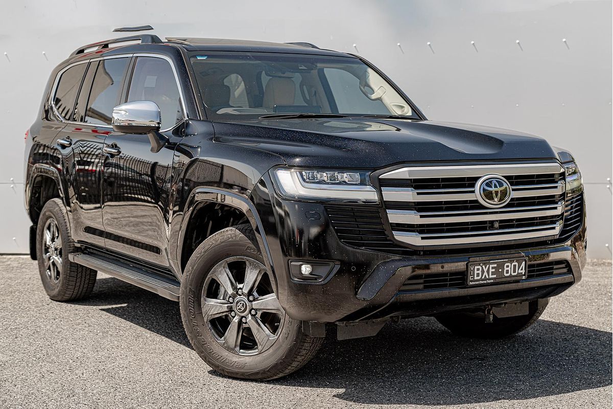 2022 Toyota Landcruiser Sahara FJA300R