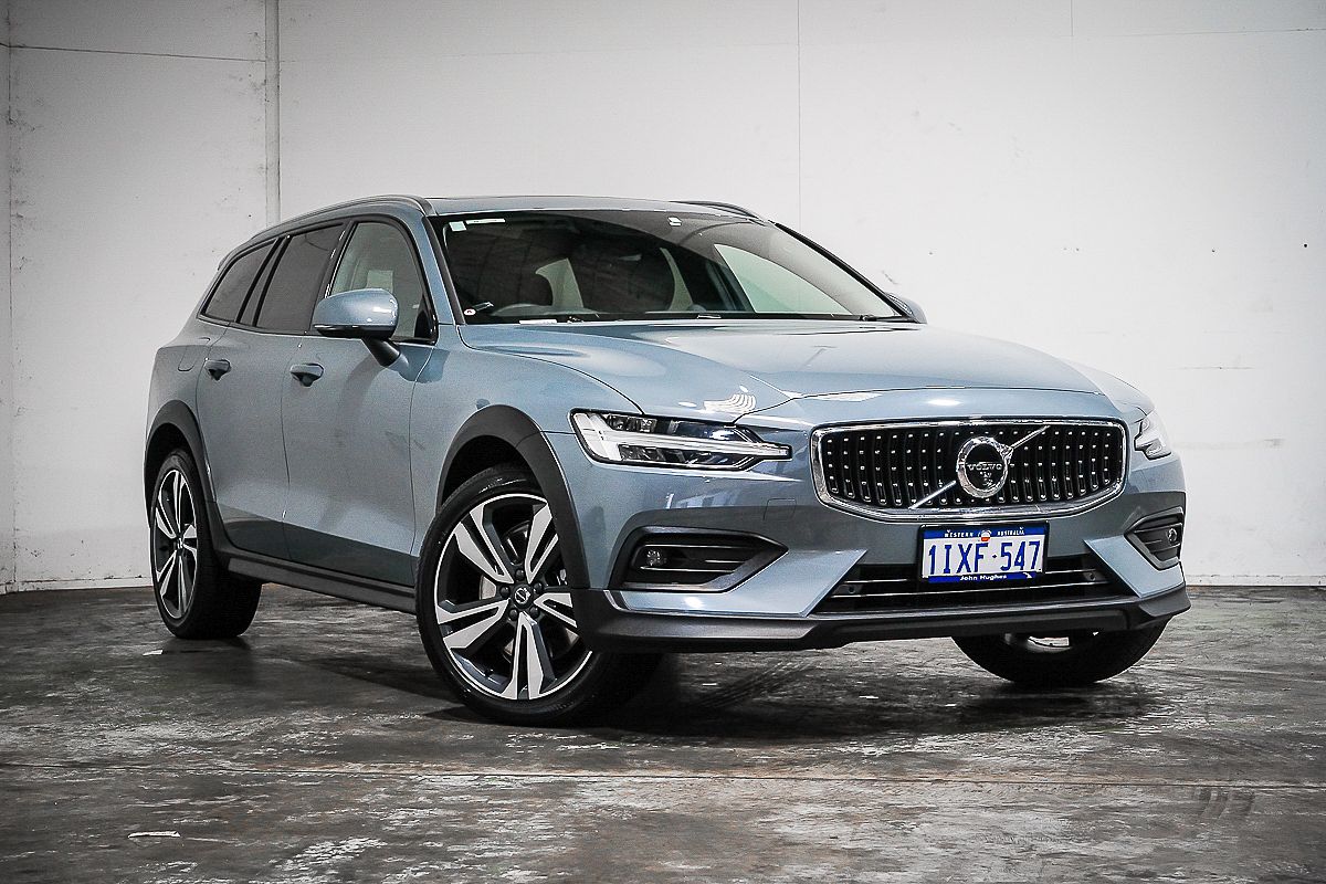 2021 Volvo V60 Cross Country B5