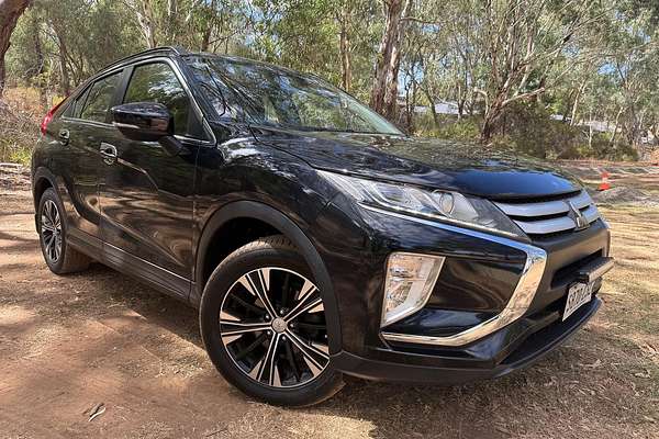 2018 Mitsubishi Eclipse Cross ES YA thumb-0
