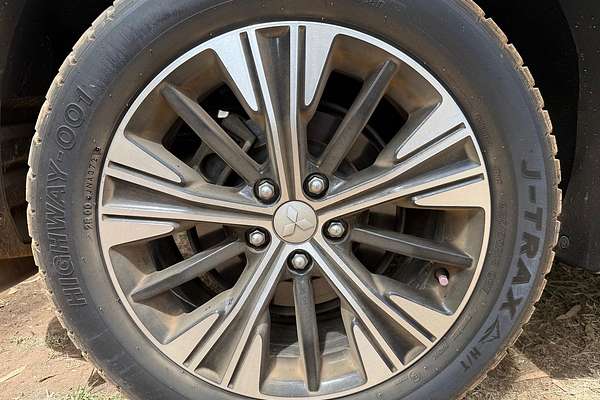 2018 Mitsubishi Eclipse Cross ES YA thumb-6