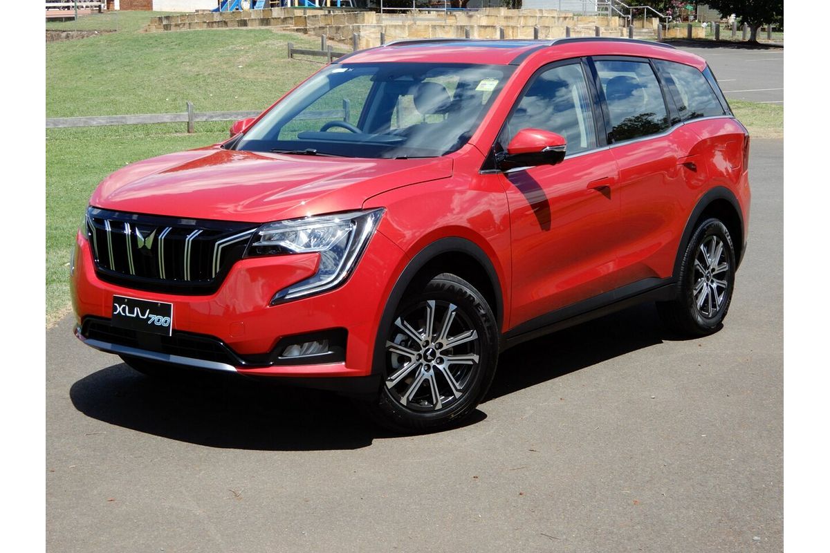 2025 Mahindra XUV700 AX7L