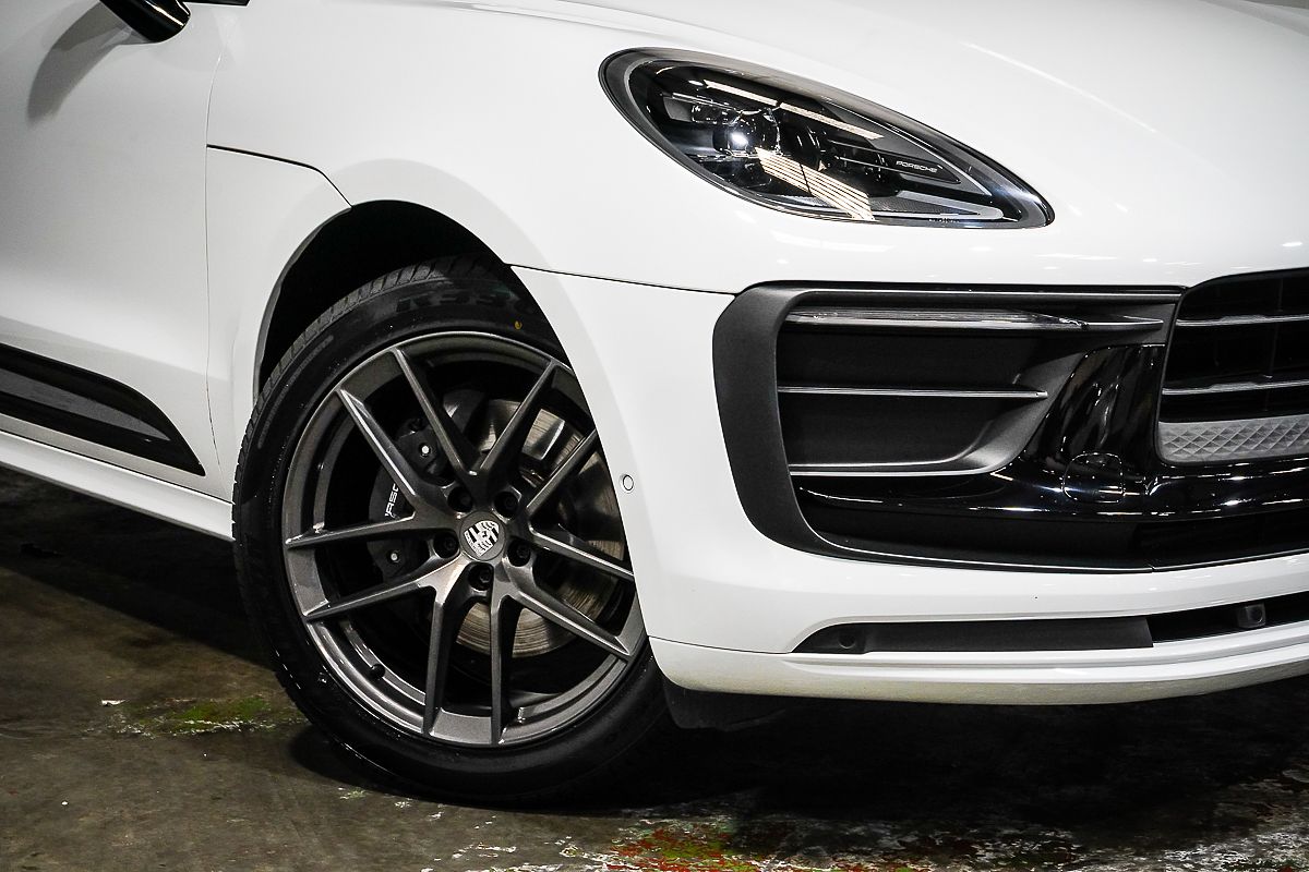 2023 Porsche Macan T 95B