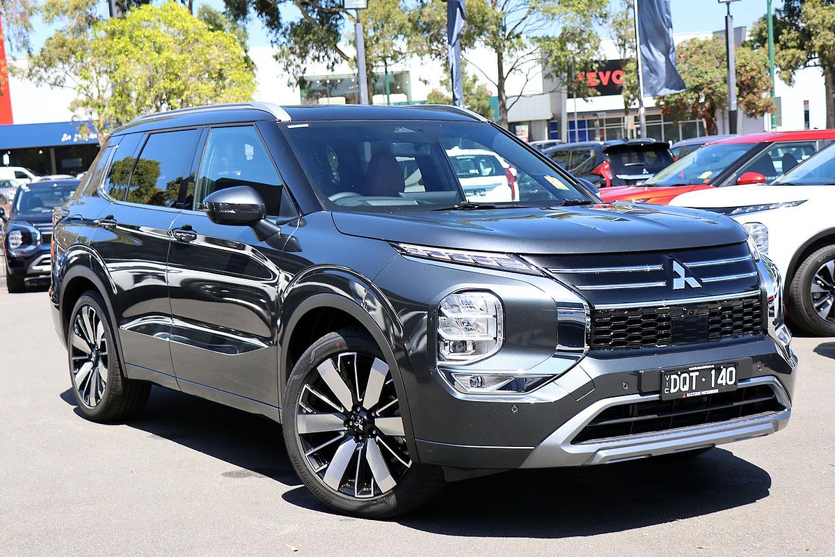 2025 Mitsubishi Outlander Exceed Tourer ZM