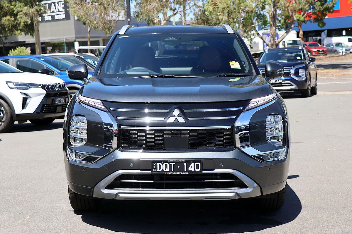 2025 Mitsubishi Outlander Exceed Tourer ZM