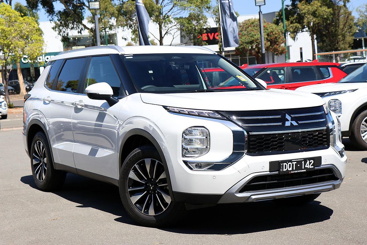 2025 Mitsubishi Outlander LS ZM