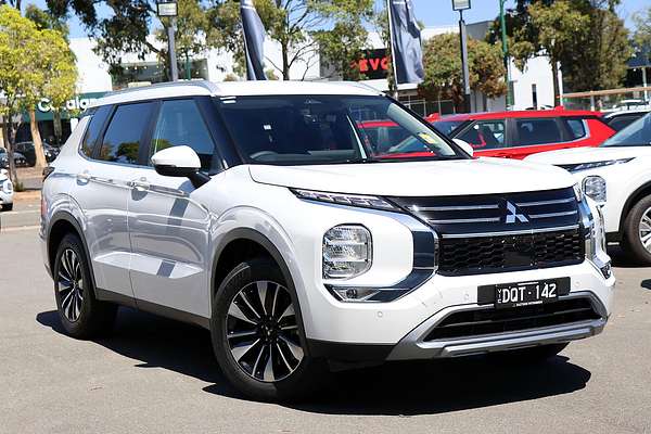 2025 Mitsubishi Outlander LS ZM