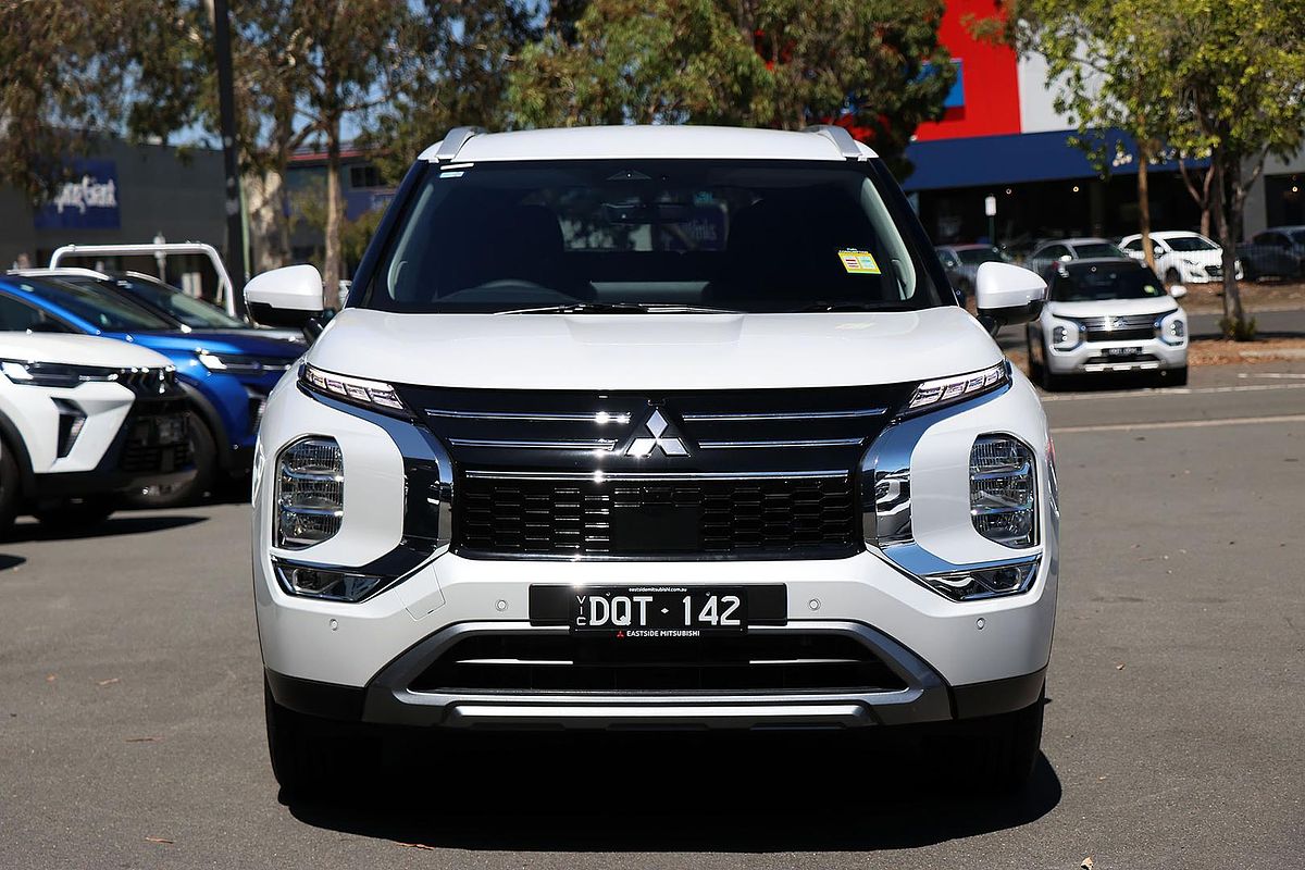 2025 Mitsubishi Outlander LS ZM