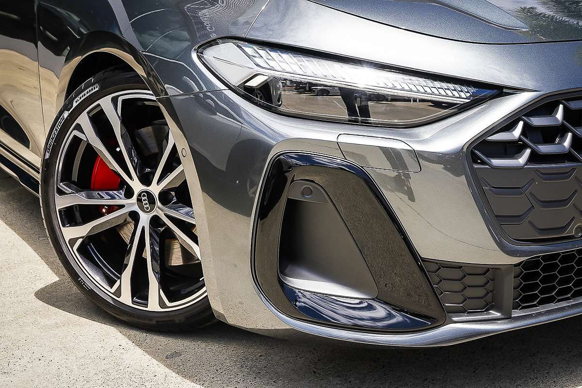 2025 Audi A5 e-hybrid S-Line B10