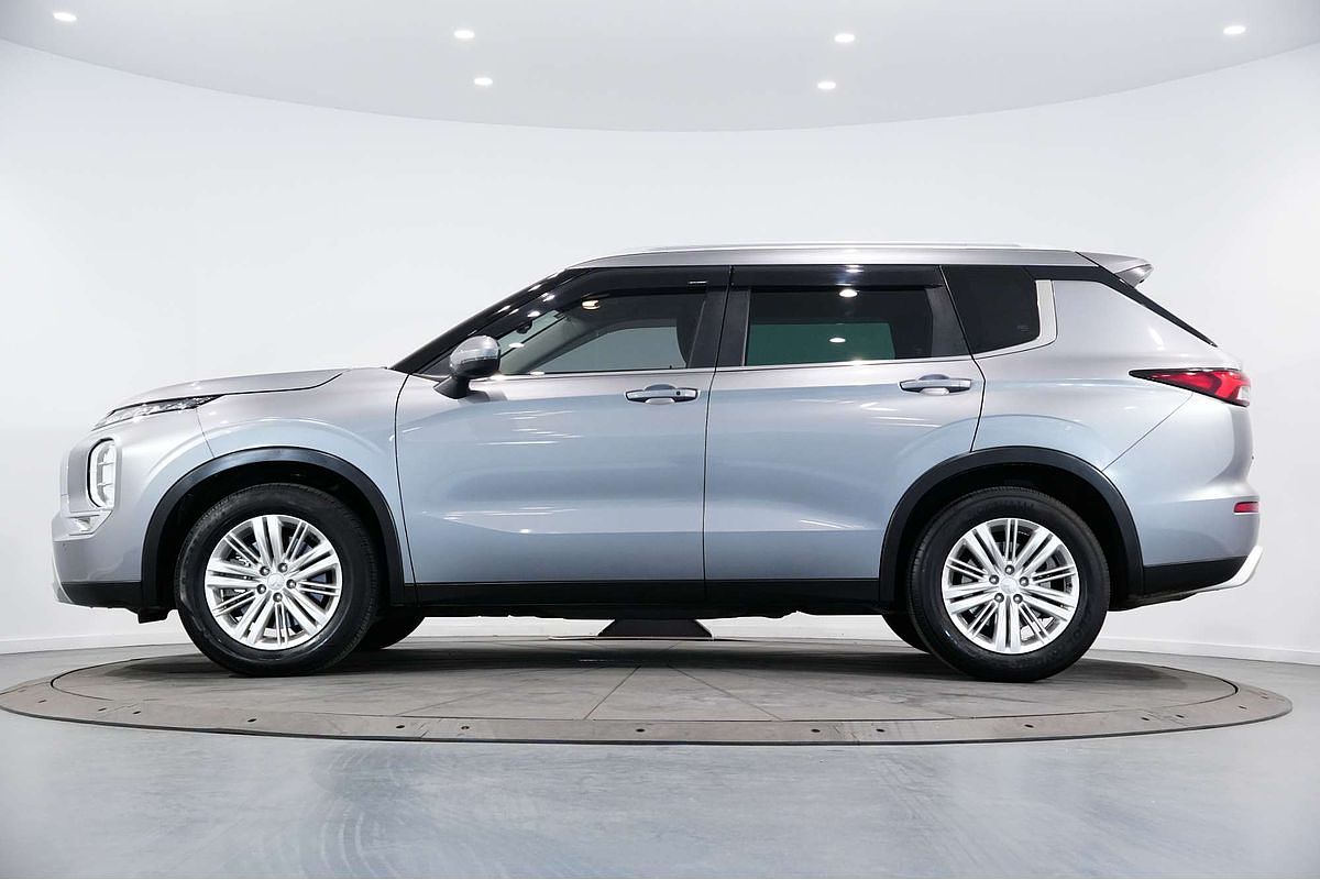 2022 Mitsubishi Outlander LS ZM