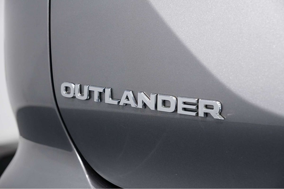 2022 Mitsubishi Outlander LS ZM