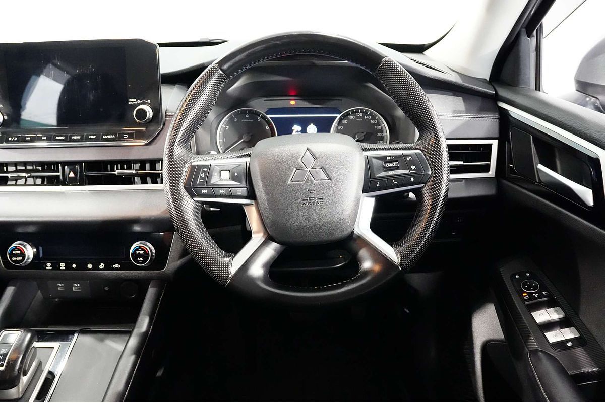 2022 Mitsubishi Outlander LS ZM