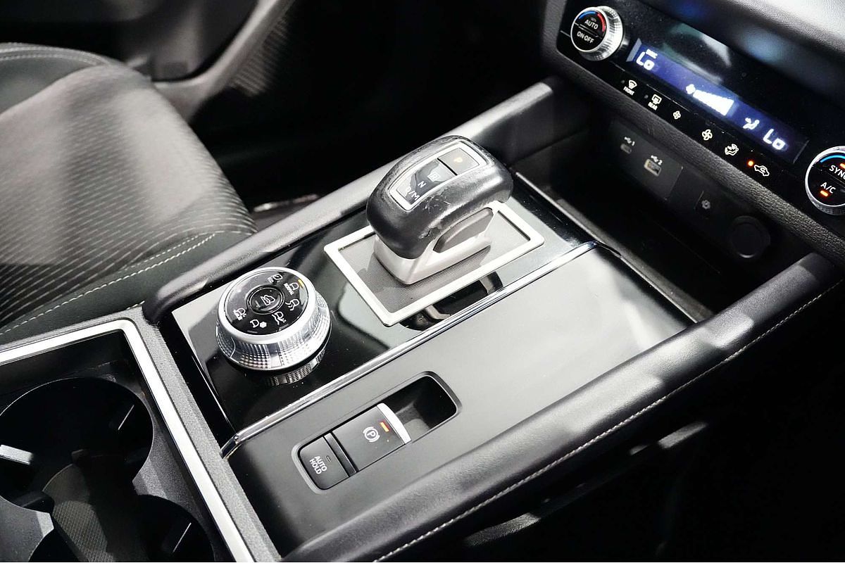 2022 Mitsubishi Outlander LS ZM