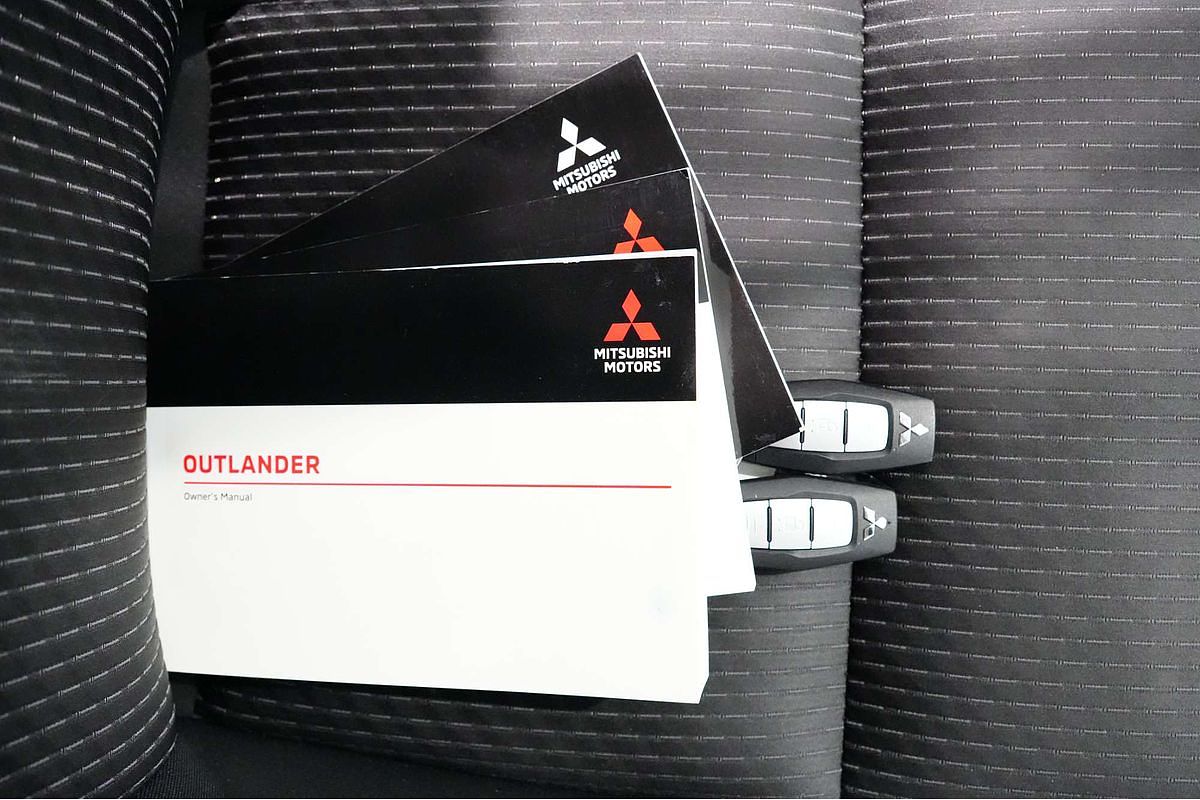 2022 Mitsubishi Outlander LS ZM