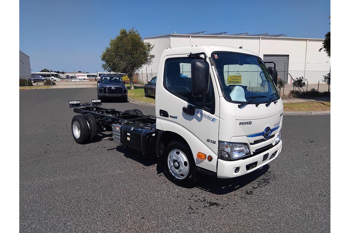 2025 Hino 616 - 300 Series Hybrid