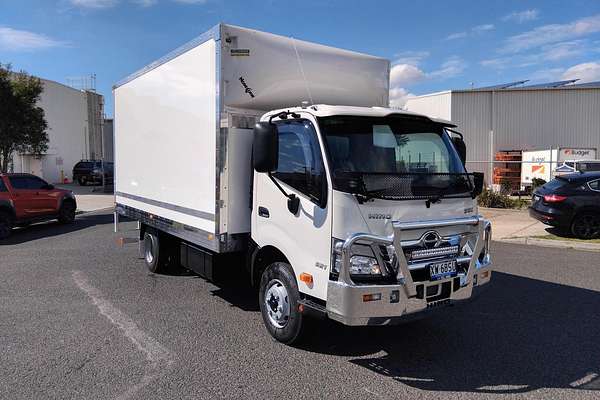 2025 Hino 921- 300 Series