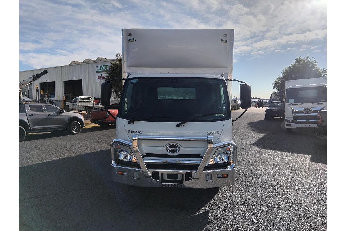 2025 Hino 616 - 300 Series