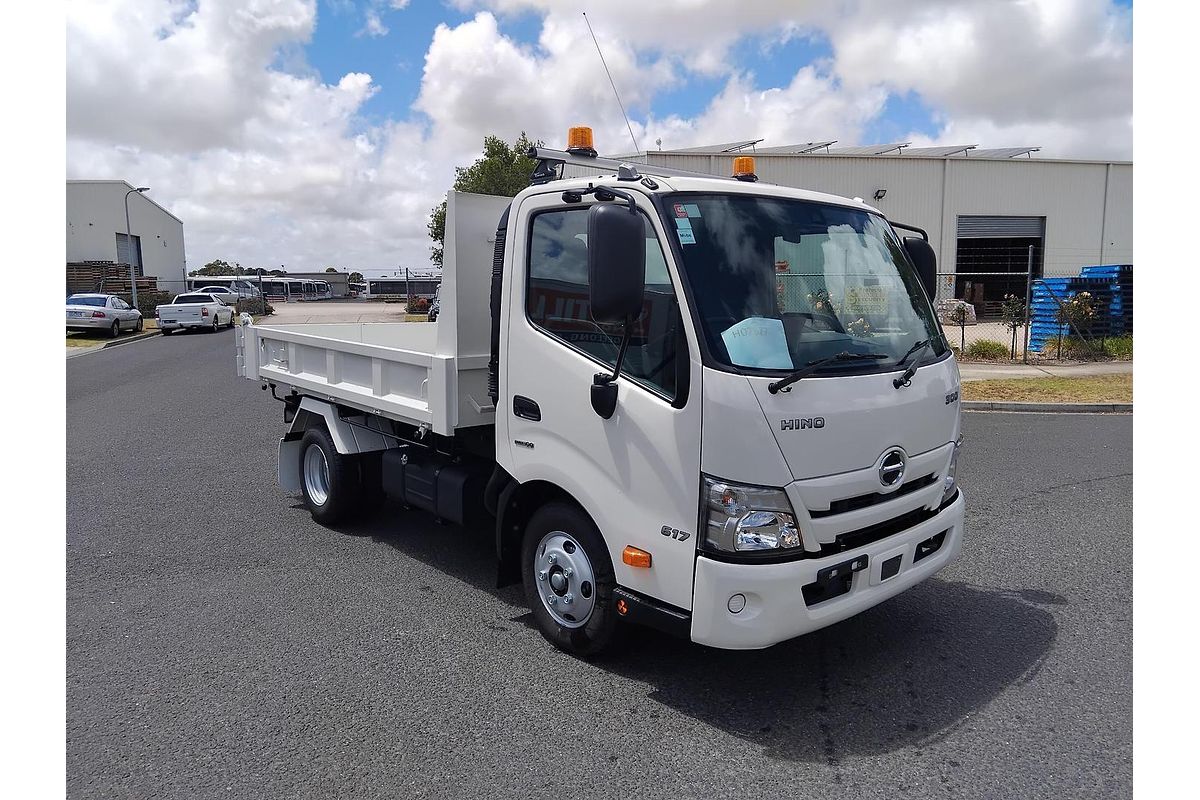 2025 Hino 617 - 300 Series