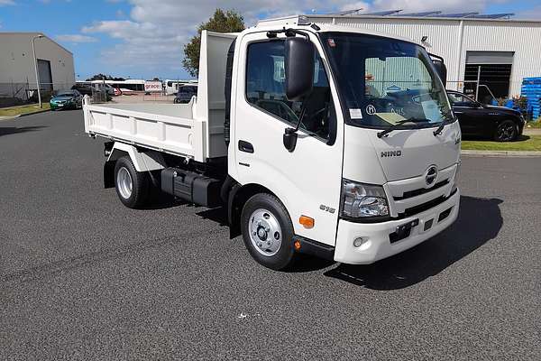 2025 Hino 616 - 300 Series