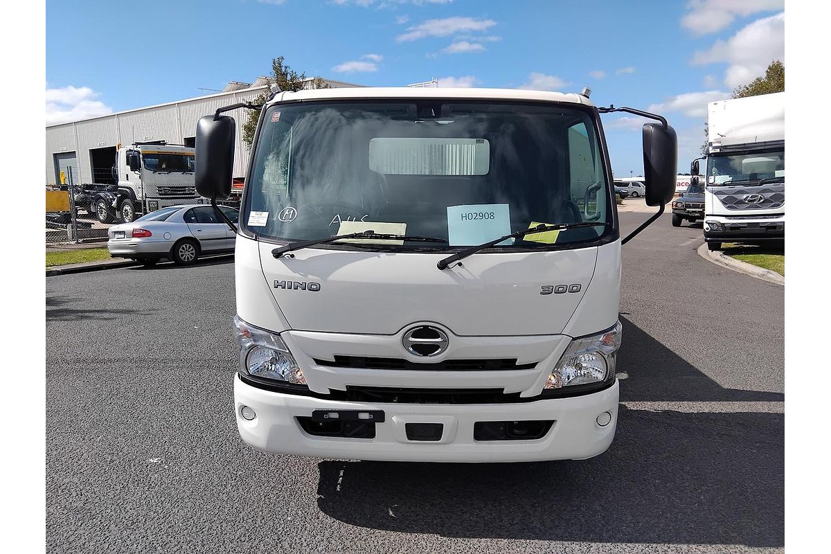 2025 Hino 616 - 300 Series