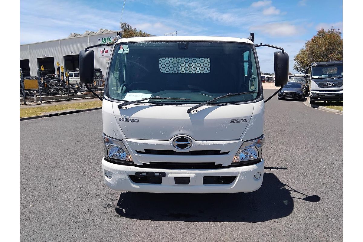 2025 Hino 616 - 300 Series