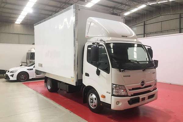 2025 Hino 616 - 300 Series