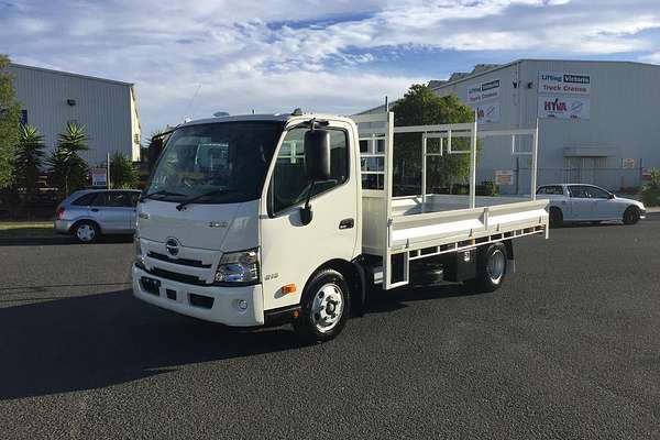 2025 Hino 616 - 300 Series