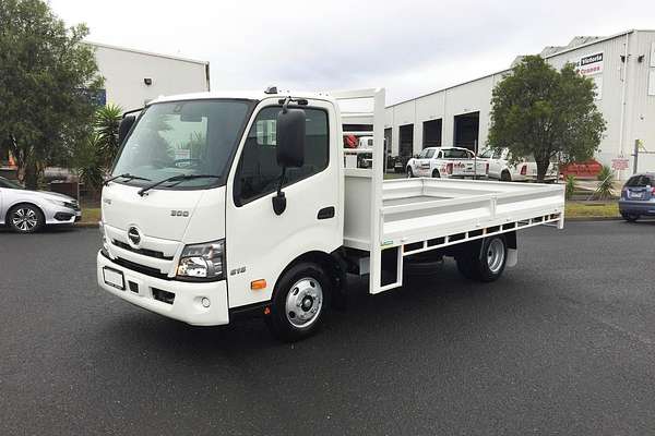 2025 Hino 616 - 300 Series