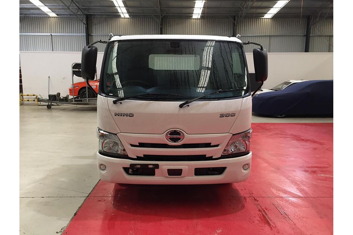 2025 Hino 616 - 300 Series