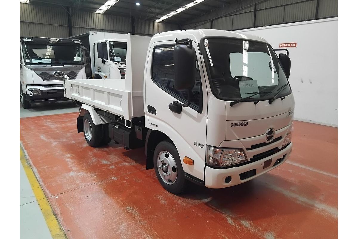 2025 Hino 616 - 300 Series