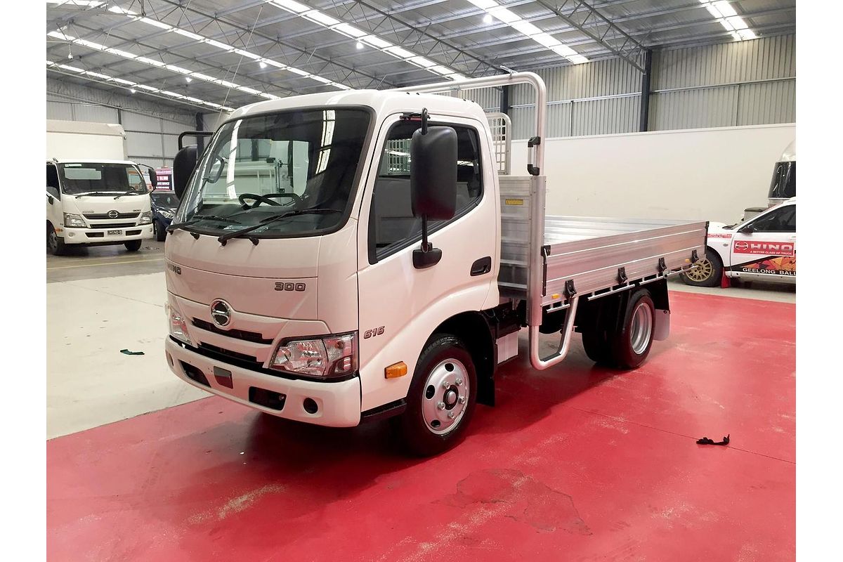 2025 Hino 616 - 300 Series