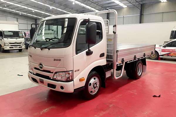 2025 Hino 616 - 300 Series