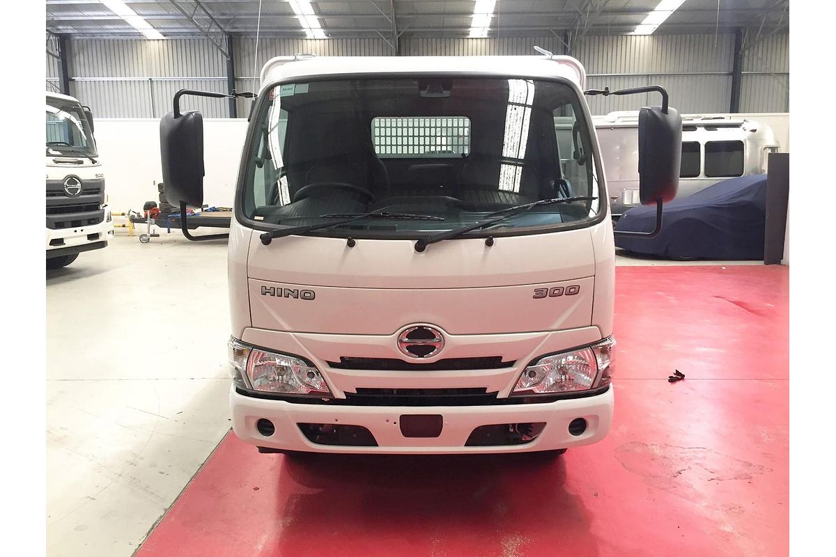 2025 Hino 616 - 300 Series