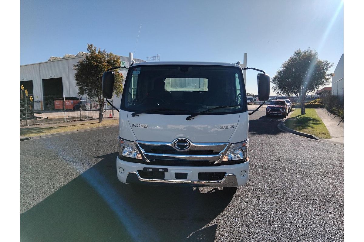 2025 Hino 921- 300 Series