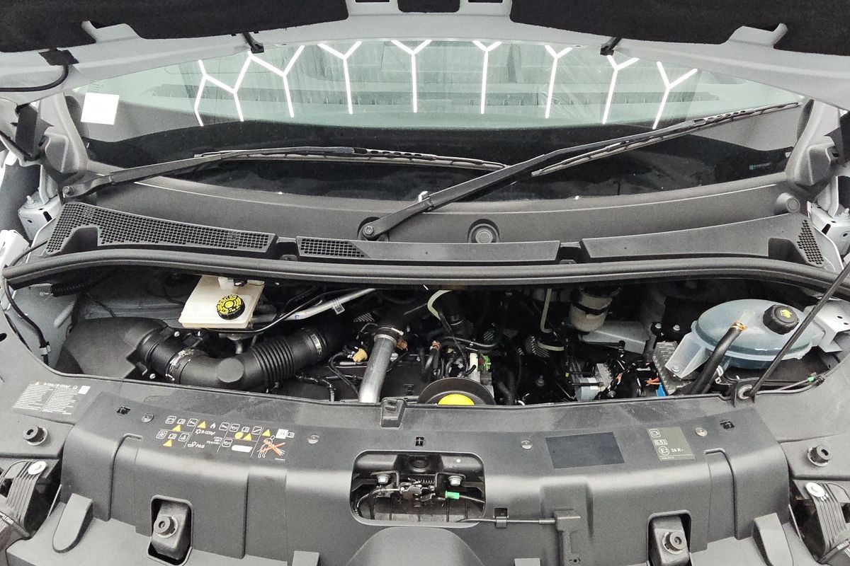 2024 Renault Master Pro 120kW X62 Phase 2 LWB Mid Roof