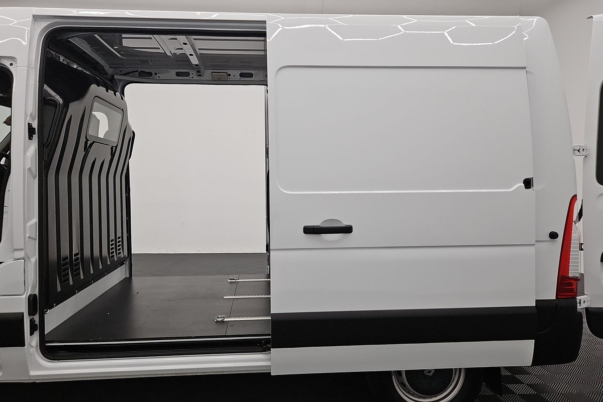 2024 Renault Master Pro 120kW X62 Phase 2 LWB Mid Roof