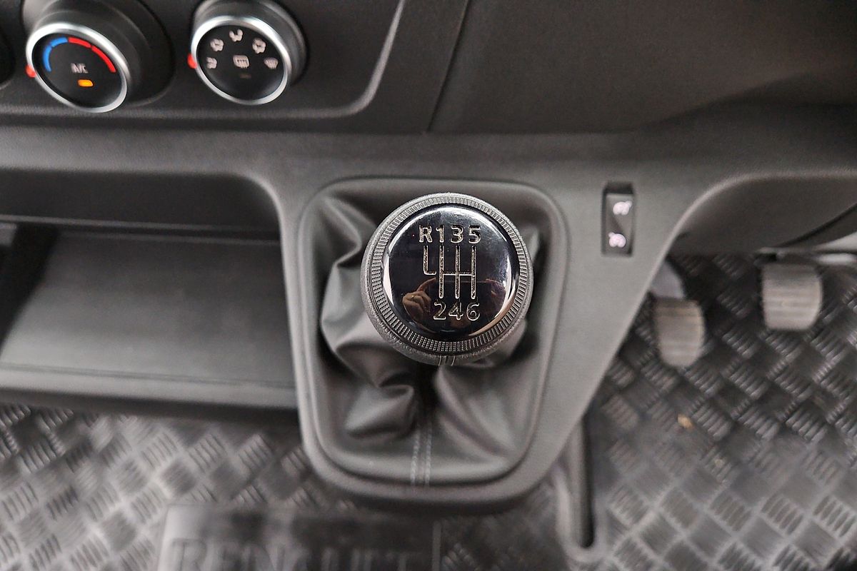 2024 Renault Master Pro 120kW X62 Phase 2 LWB Mid Roof