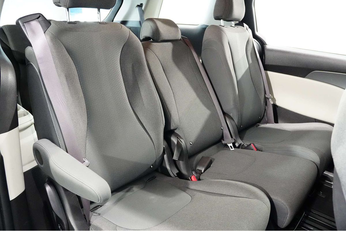 2021 Kia Carnival S KA4