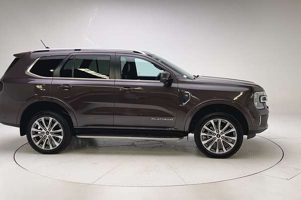 2024 Ford Everest Platinum 3.0L thumb-8