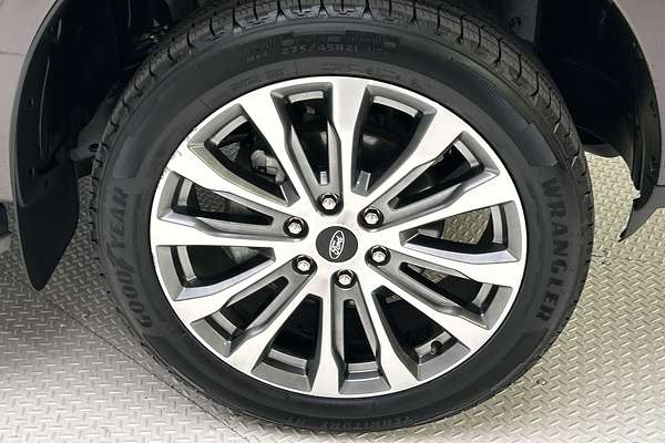 2024 Ford Everest Platinum 3.0L thumb-9