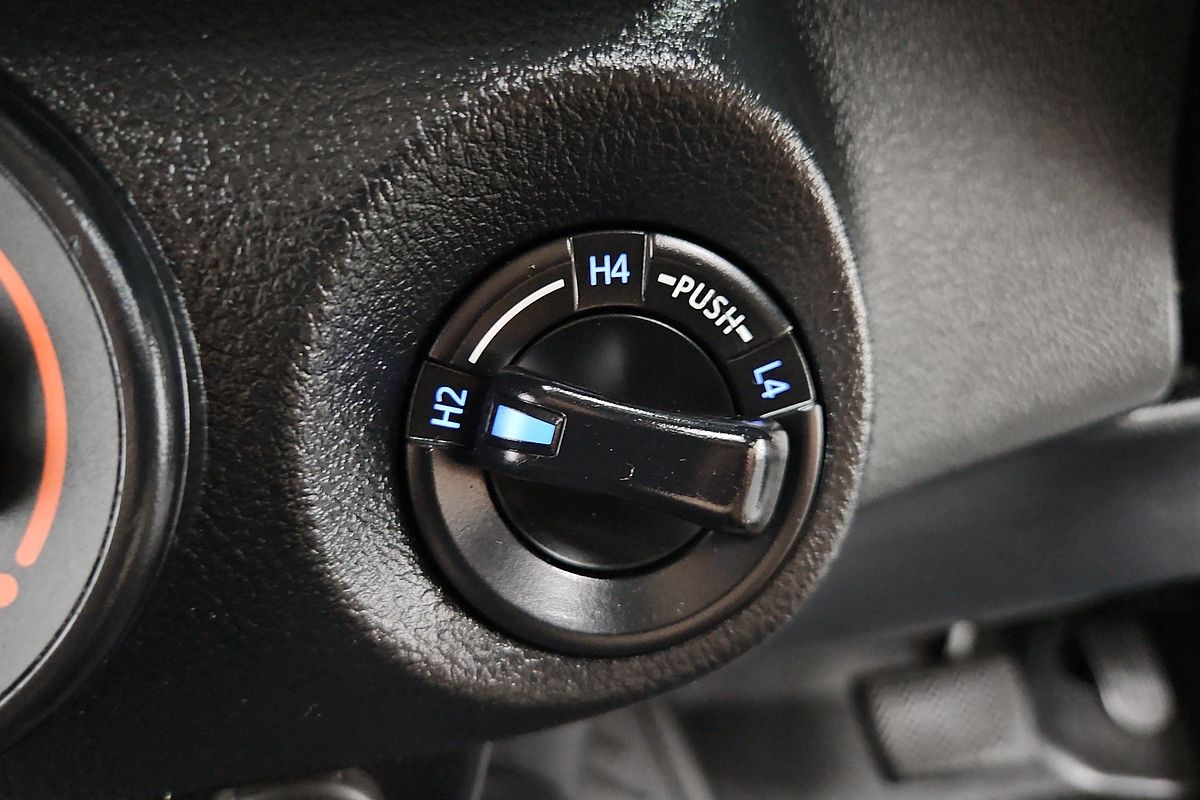 2019 Toyota Hilux SR GUN126R 4X4